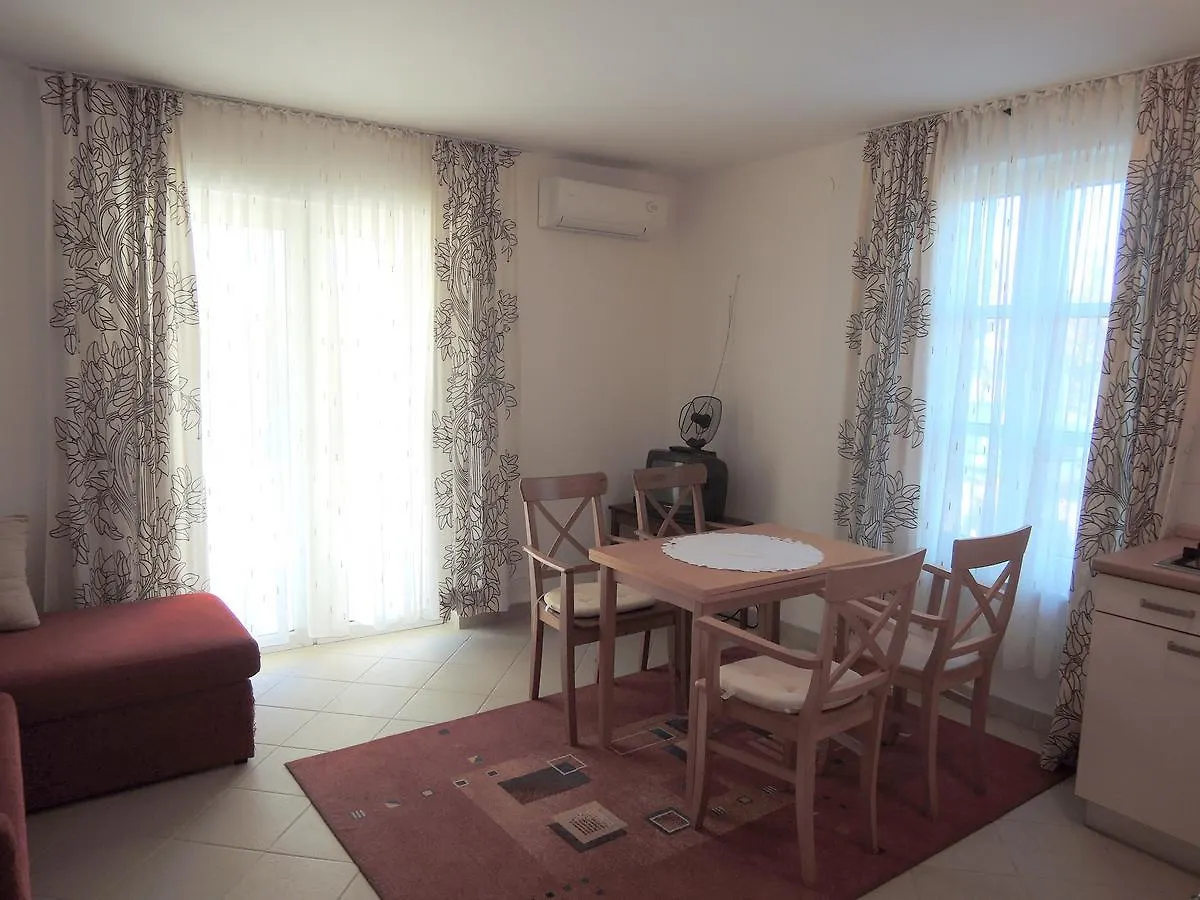 Apartments Mermaid Malinska
