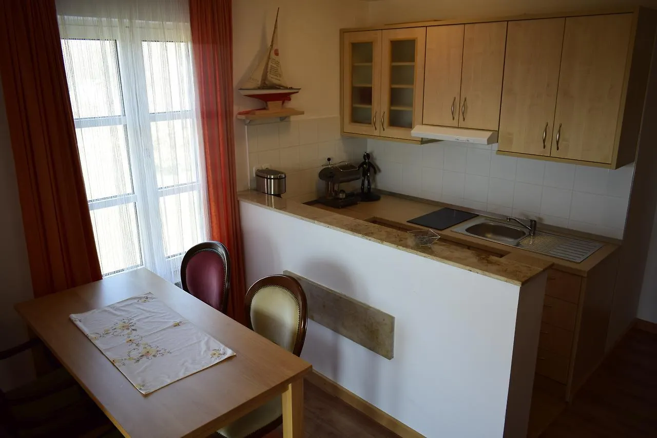 Apartments Mermaid Malinska 0*,
